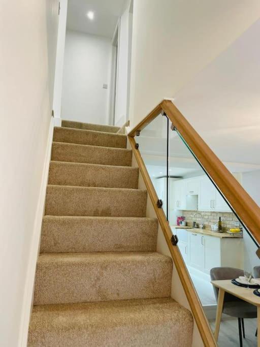 Charming Cottage Close To M4 Bridgend Bridgend  Exterior photo